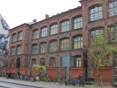 Billede af skolens hovedbygning